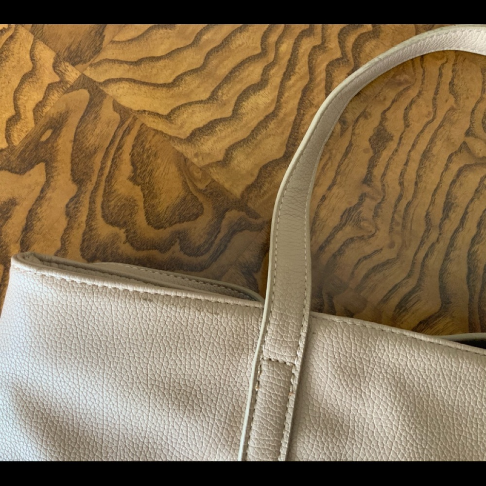 Andrea Vegan Tote - Picture 5 of 5